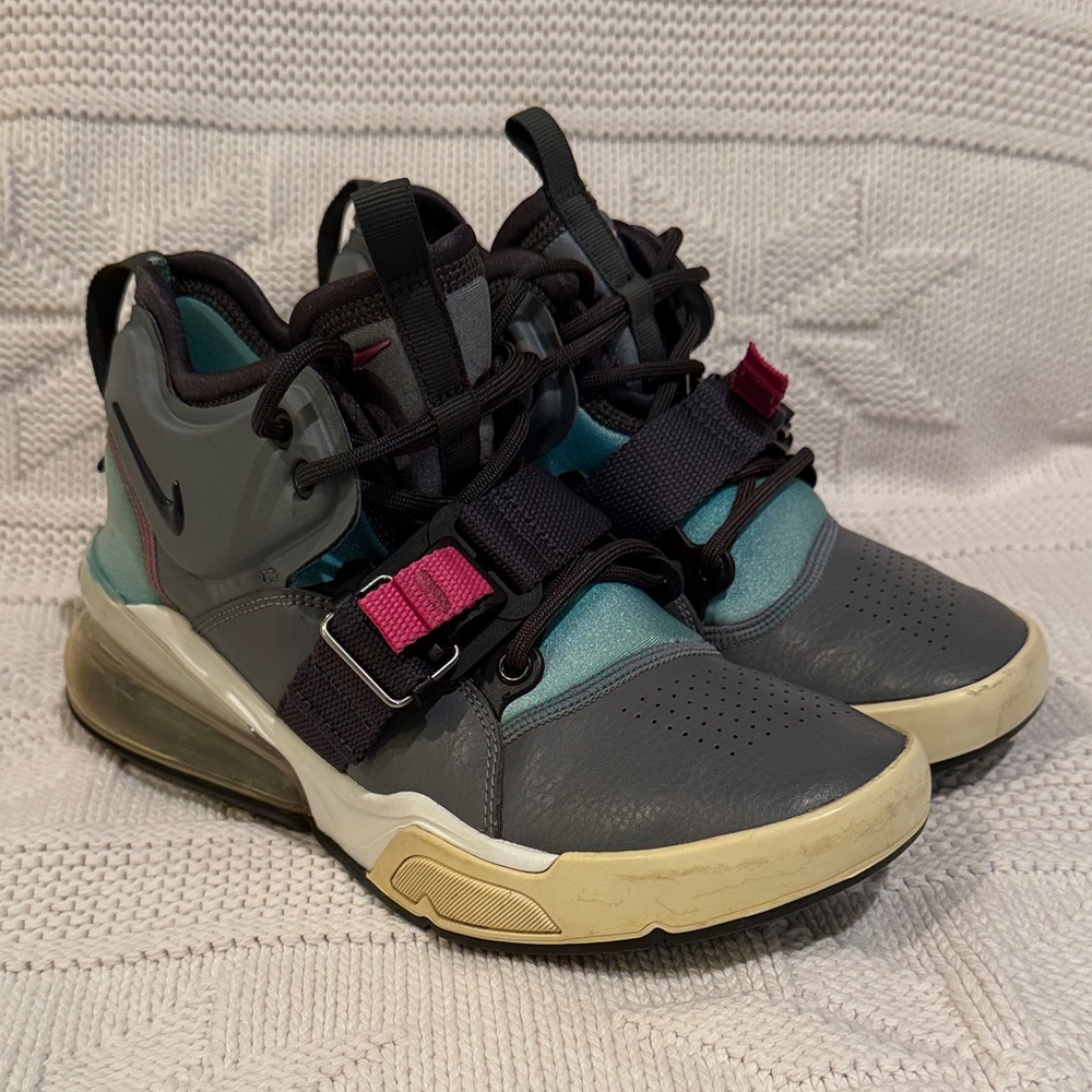 Nike Kids' Gray and Aqua with Pink Highlights Air Force 270, 5.5Y